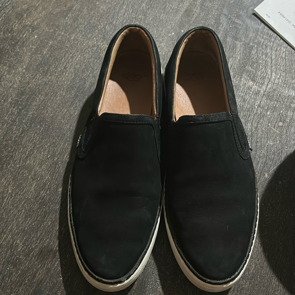Ugg slip-on’s